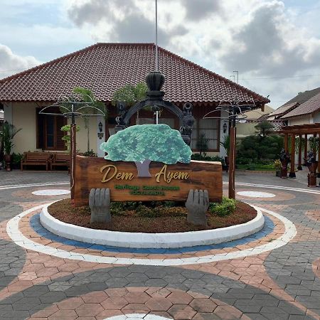 Dem Ayem Heritage Guest House Yogyakarta Eksteriør billede